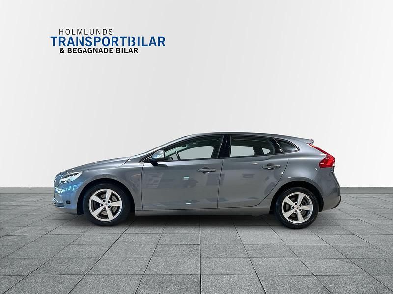 Begagnad Volvo V40 Kinetic 124 HK (91 kW) 2016 Grå Halvkombi