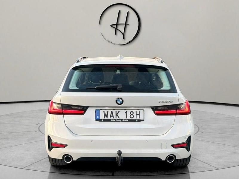 Begagnad BMW 330 292 HK (214 kW) 2021 Vit Kombi