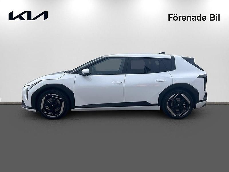 Ny Kia EV4 2026 Vit Halvkombi