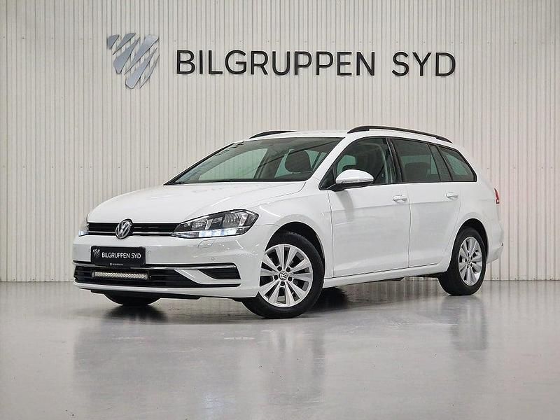 Vit Begagnad 2018 VW Golf VII Kombi | 169 900 kr (Lite dyr) - Bild 1/4