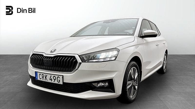 Vit Begagnad 2023 Skoda Fabia Style Halvkombi | 206 900 kr (Marknadspris) - Bild 1/4