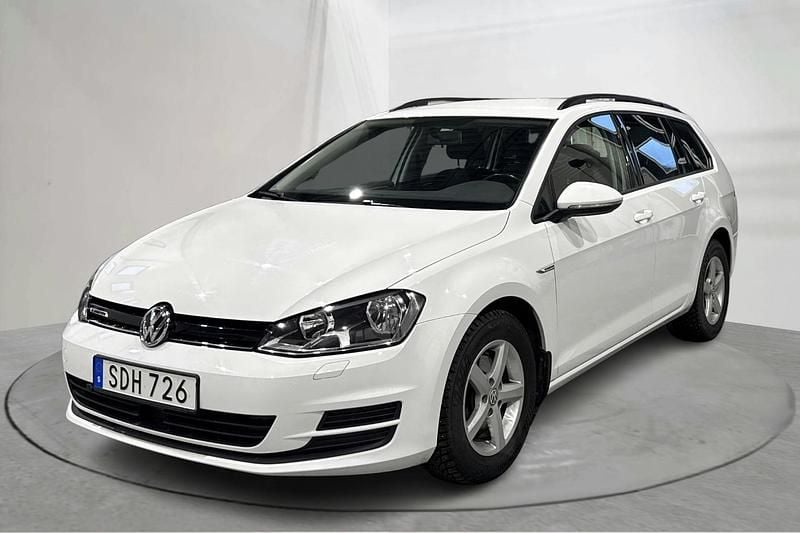Vit Begagnad 2017 VW Golf VII Style | 129 000 kr (Superpris) - Bild 1/4