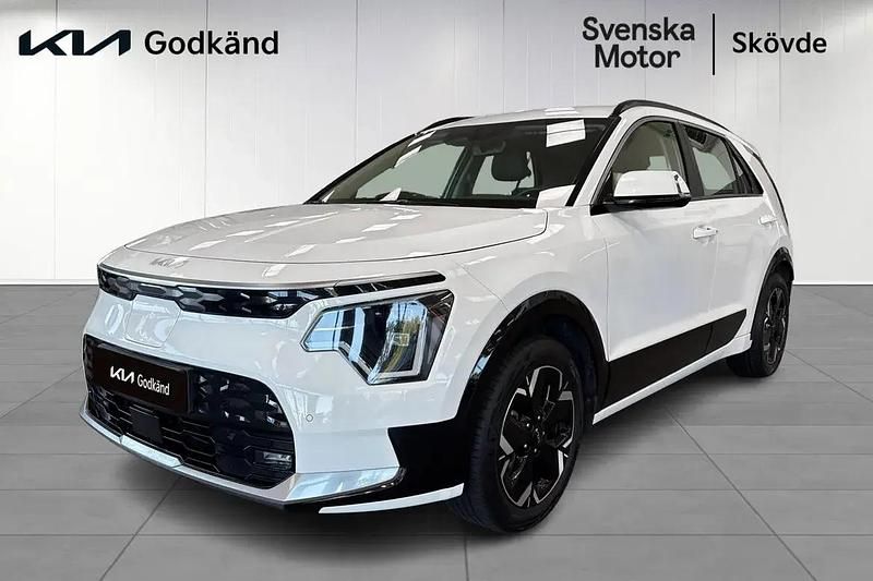 Vit Begagnad 2022 Kia e-Niro SUV | 329 200 kr (Dyr) - Bild 1/4