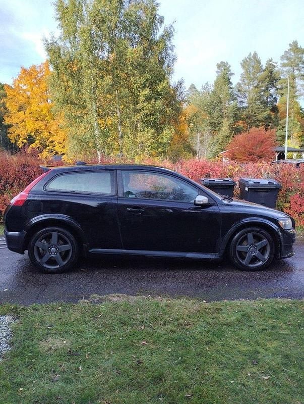 Svart Begagnad 2009 Volvo C30 R-Design Halvkombi | 38 000 kr (Bra pris) - Bild 1/4