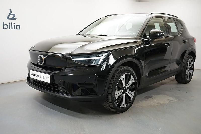 Begagnad Volvo XC40 Core 185 kW (252 HK) 2022 Svart SUV