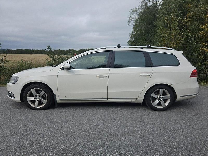 Vit Begagnad 2013 VW Passat Kombi | 45 000 kr (Bra pris) - Bild 1/4