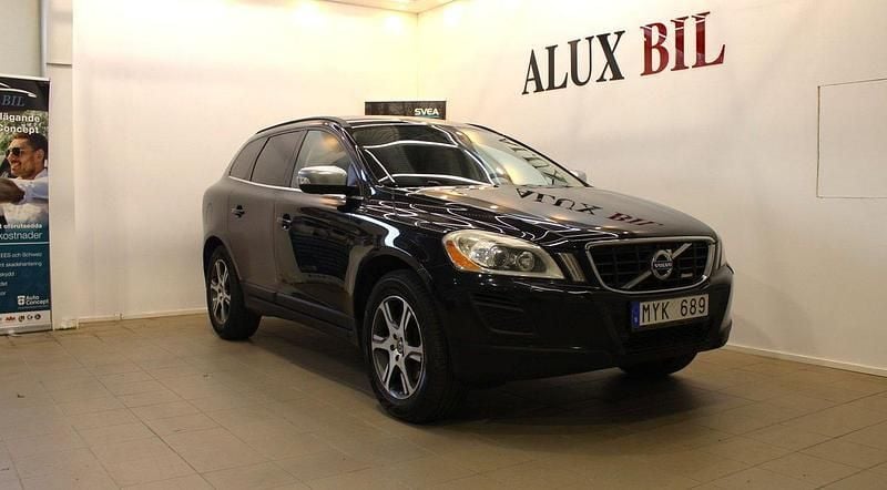 Svart Begagnad 2013 Volvo XC60 R-Design Momentum SUV | 64 900 kr (Superpris) - Bild 1/4