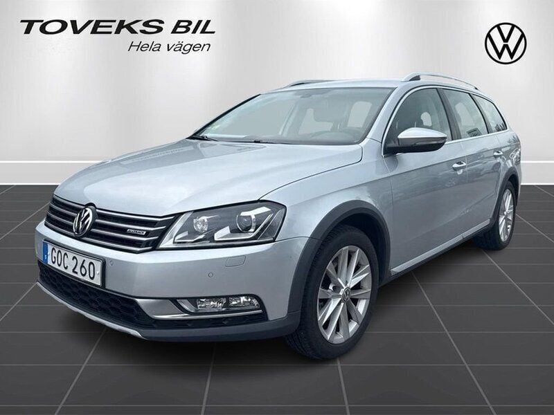 Silver (reflex silver metallic) Begagnad 2015 VW Passat Alltrack Kombi | 139 000 kr (Superpris) - Bild 1/4