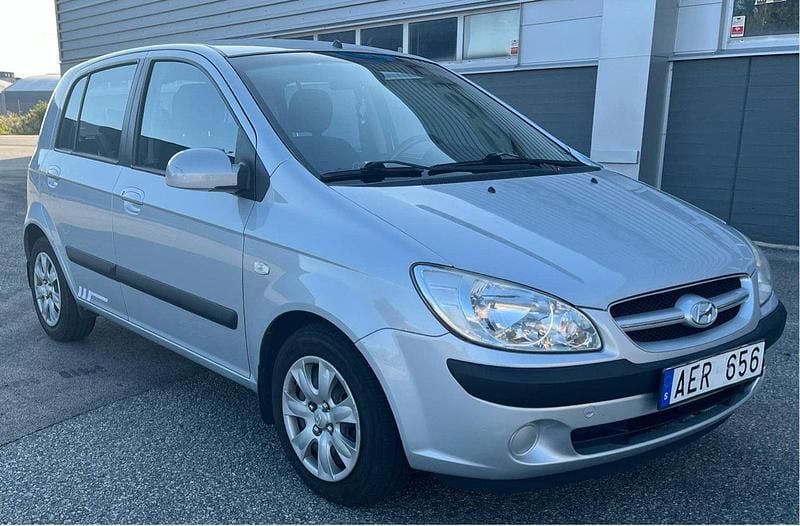 Silver Begagnad 2007 Hyundai Getz Halvkombi | 49 900 kr (Lite dyr) - Bild 1/4