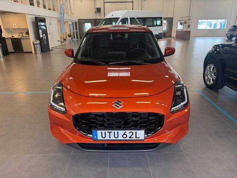 Begagnad Suzuki Swift 83 HK (61 kW) 2024 Orange Halvkombi