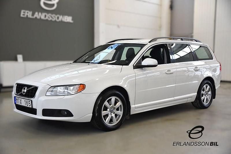 Begagnad Volvo V70 Momentum 180 HK (132 kW) 2012 Vit Kombi