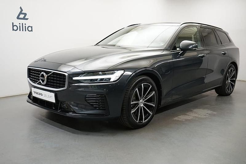 Grå Begagnad 2019 Volvo V60 R-Design Kombi | 379 900 kr (Marknadspris) - Bild 1/3