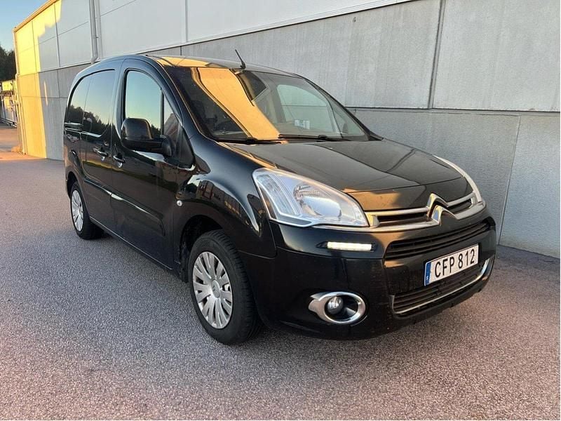 Svart Begagnad 2015 Citroën Berlingo Minibuss | 49 900 kr (Bra pris) - Bild 1/4