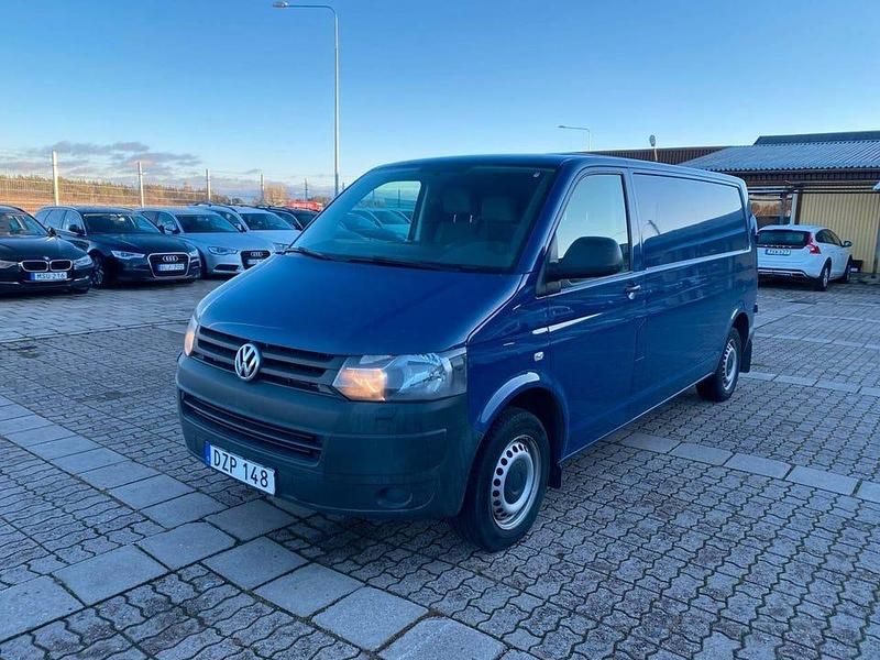 Mörkblå (blå) Begagnad 2015 VW T5 Van | 189 900 kr - Bild 1/4