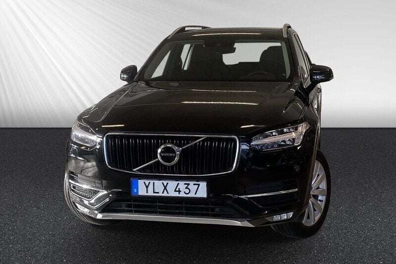 Svart Begagnad 2018 Volvo XC90 Momentum SUV | 389 800 kr (Marknadspris) - Bild 1/4