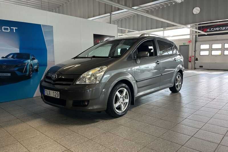 Grå Begagnad 2006 Toyota Corolla Verso Minibuss | 49 900 kr - Bild 1/4