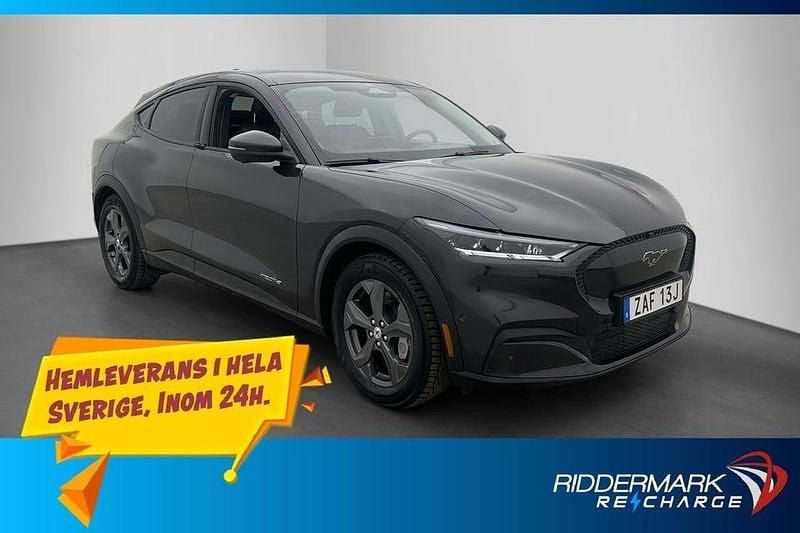Grå Begagnad 2022 Ford Mustang Mach-E Standard Range SUV | 319 900 kr (Bra pris) - Bild 1/3