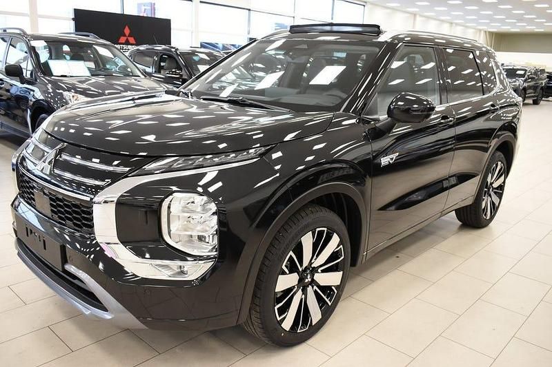 Ny Mitsubishi Outlander Instyle 136 HK (100 kW) 2025 Svartmetallic SUV