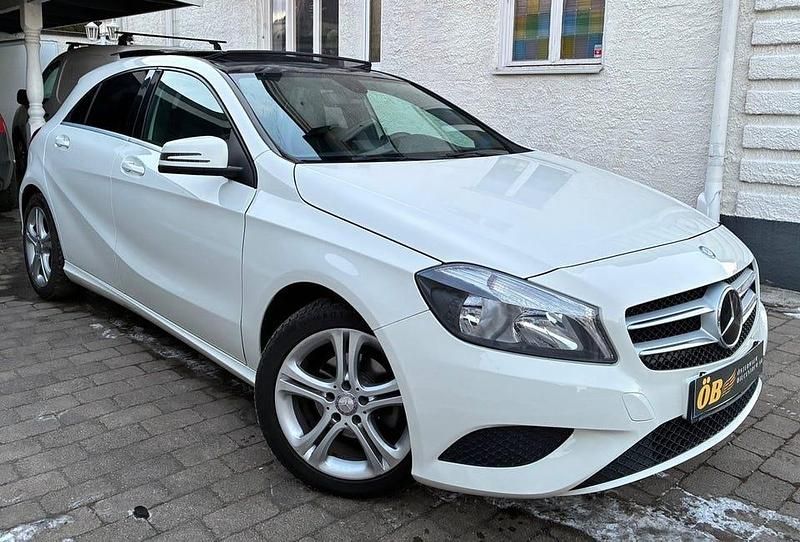 Begagnad Mercedes A180 Urban 109 HK (80 kW) 2013 Vit