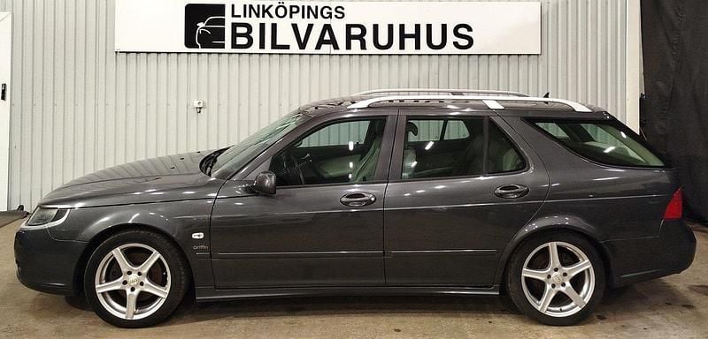 Grå Begagnad 2010 Saab 9-5 Griffin Kombi | 74 900 kr (Marknadspris) - Bild 1/4