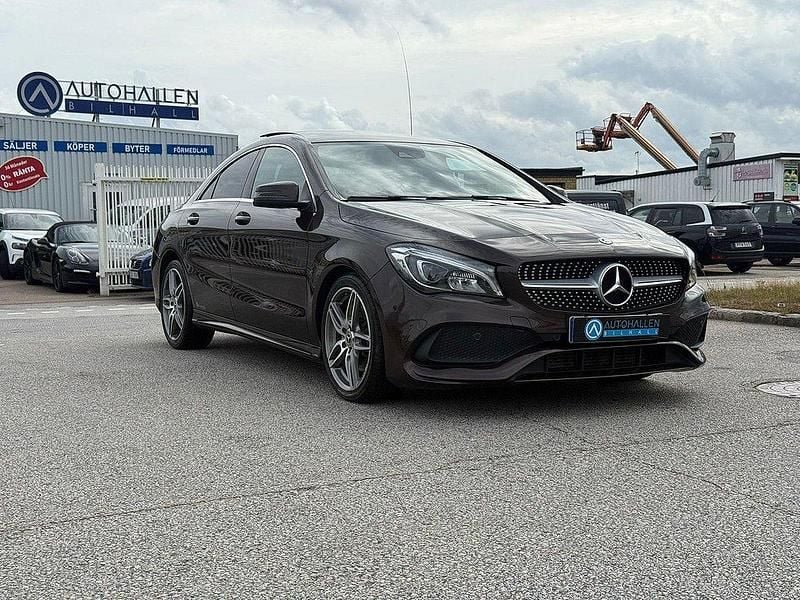 Brun Begagnad 2017 Mercedes CLA220 AMG Sedan | 219 300 kr (Marknadspris) - Bild 1/4