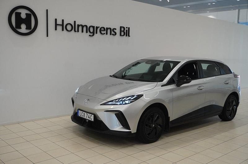Grå Begagnad 2023 MG MG4 EV Halvkombi | 224 800 kr (Superpris) - Bild 1/4