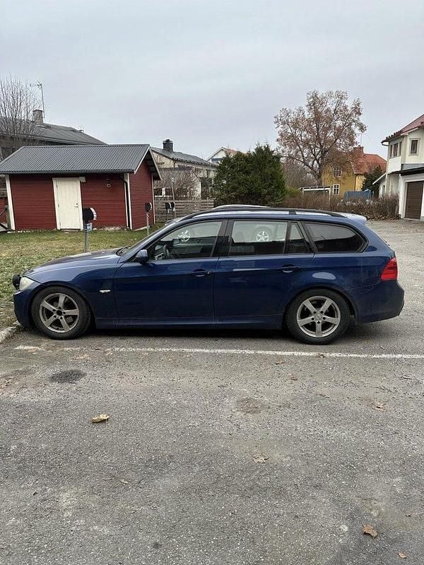 Begagnad 2007 BMW 320 Comfort Edition Kombi | 38 000 kr (Bra pris) - Bild 1/4
