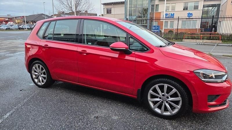 Begagnad VW Golf VII 110 HK (80 kW) 2015 Halvkombi