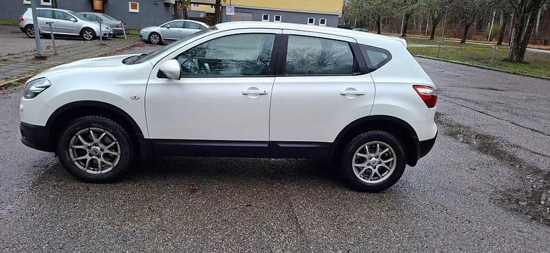 Begagnad Nissan Qashqai 130 HK (95 kW) 2014 SUV