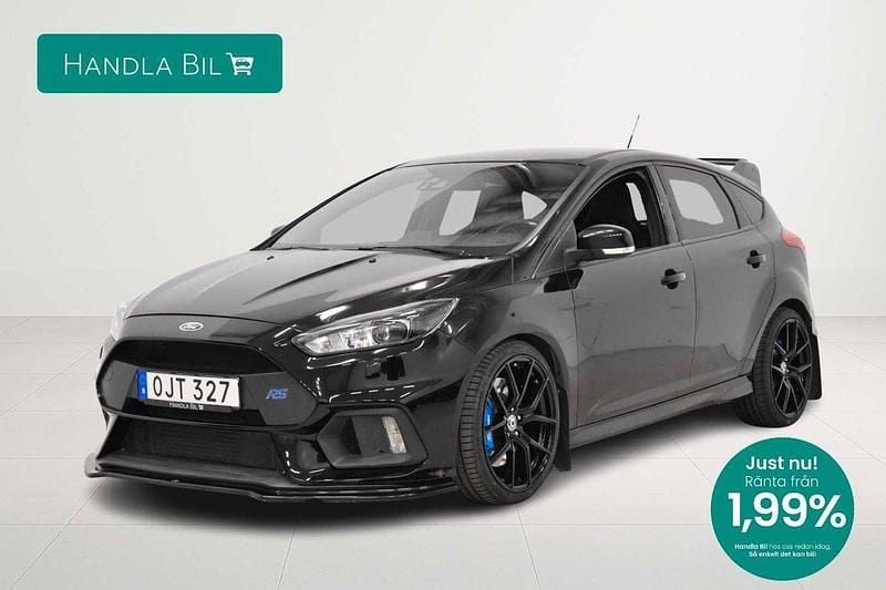 Svart Begagnad 2016 Ford Focus RS Halvkombi | 329 900 kr - Bild 1/3