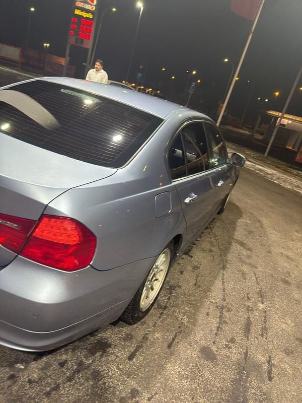 Begagnad BMW 320 184 HK (135 kW) 2010 Sedan