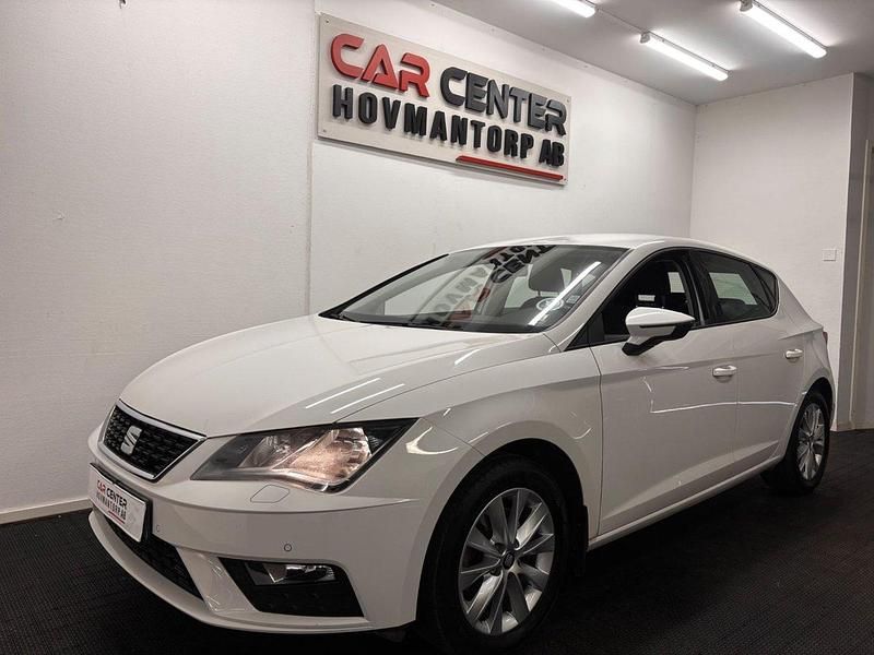 Vit Begagnad 2019 Seat Leon Style Halvkombi | 99 900 kr - Bild 1/4