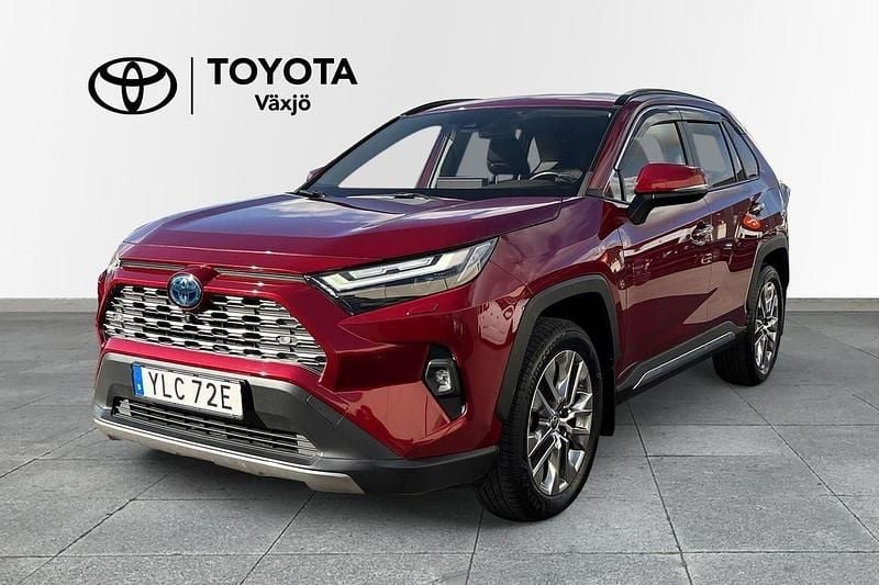 Röd Begagnad 2022 Toyota RAV4 Hybrid Executive SUV | 379 000 kr (Marknadspris) - Bild 1/3