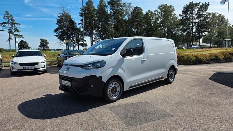 Vit Ny 2025 Fiat Scudo S Minibuss | 411 125 kr (Bra pris) - Bild 1/4