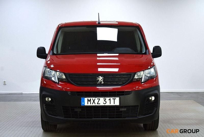 Röd Begagnad 2021 Peugeot Partner Minibuss | 112 900 kr (Superpris) - Bild 1/4