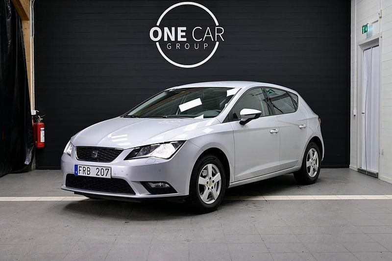 Silver Begagnad 2013 Seat Leon Style Halvkombi | 88 900 kr (Marknadspris) - Bild 1/4