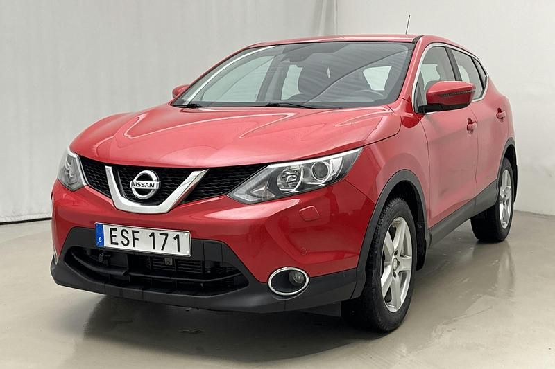 Röd Begagnad 2015 Nissan Qashqai N-TEC SUV | 136 000 kr (Marknadspris) - Bild 1/4