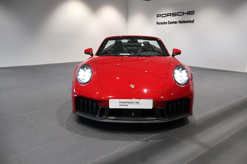 Begagnad Porsche 911 485 HK (356 kW) 2025 Flerfärgad Cab