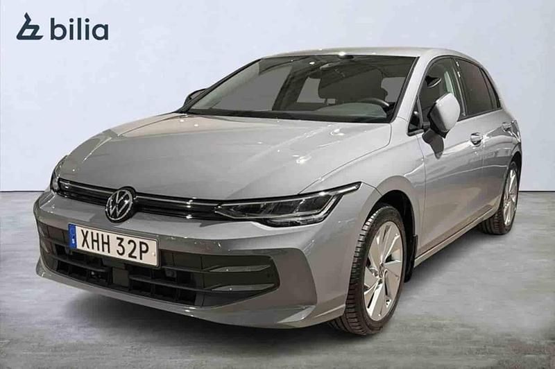 Begagnad VW Golf VIII 2025 Grå Halvkombi