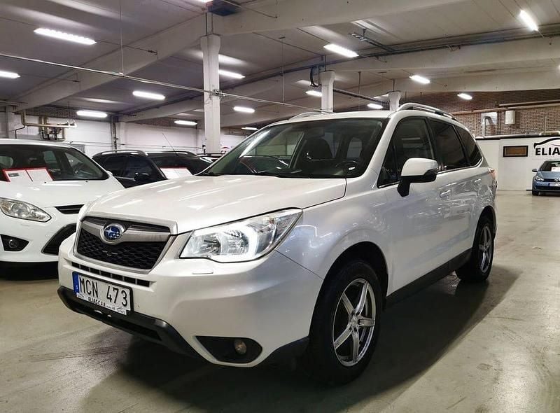 Vit Begagnad 2013 Subaru Forester SUV | 84 900 kr (Marknadspris) - Bild 1/4