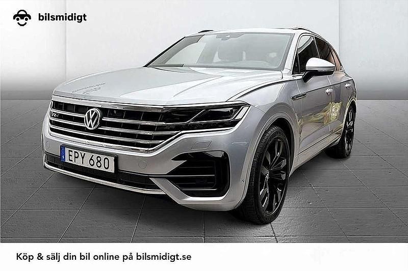 Silver Begagnad 2018 VW Touareg R-line SUV | 479 700 kr (Marknadspris) - Bild 1/3