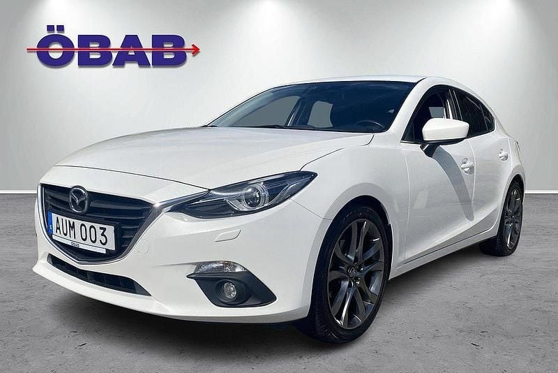 Vit Begagnad 2015 Mazda 3 Inclusive Halvkombi | 129 900 kr (Lite dyr) - Bild 1/4