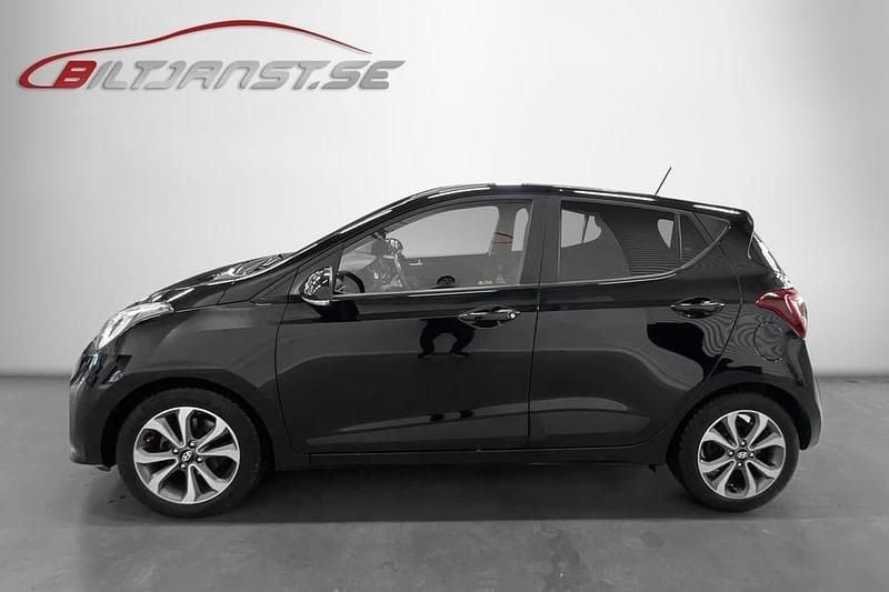 Svart Begagnad 2019 Hyundai i10 Premium Halvkombi | 109 900 kr (Marknadspris) - Bild 1/4