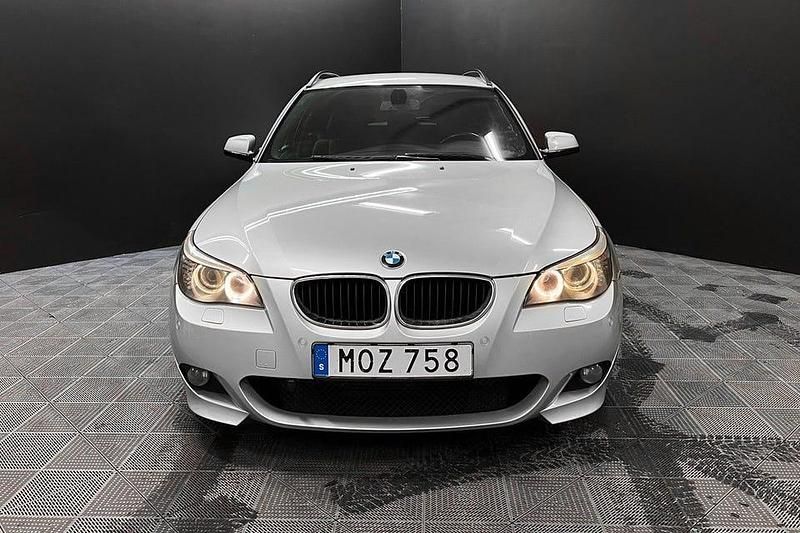 Begagnad BMW 520 M Sport 177 HK (130 kW) 2009 Ljusgrå Kombi