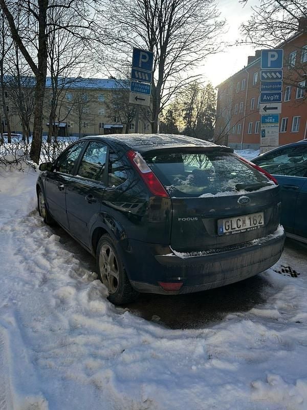 Mörk blå Begagnad 2008 Ford Focus | 2 500 kr (Superpris) - Bild 1/3