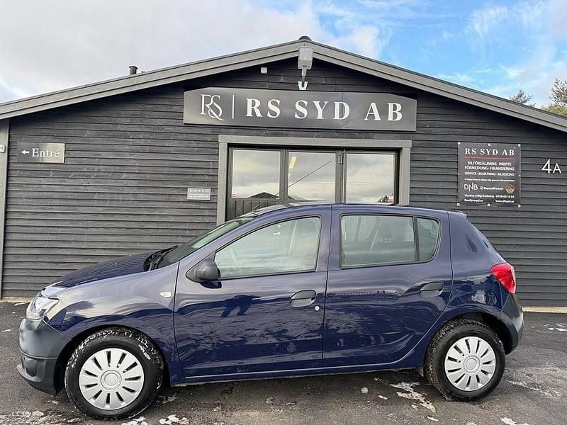 Flerfärgad Begagnad 2016 Dacia Sandero Halvkombi | 44 000 kr (Marknadspris) - Bild 1/4