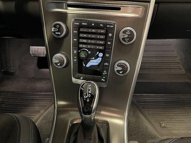 Begagnad Volvo XC60 215 HK (158 kW) 2014 Vit SUV