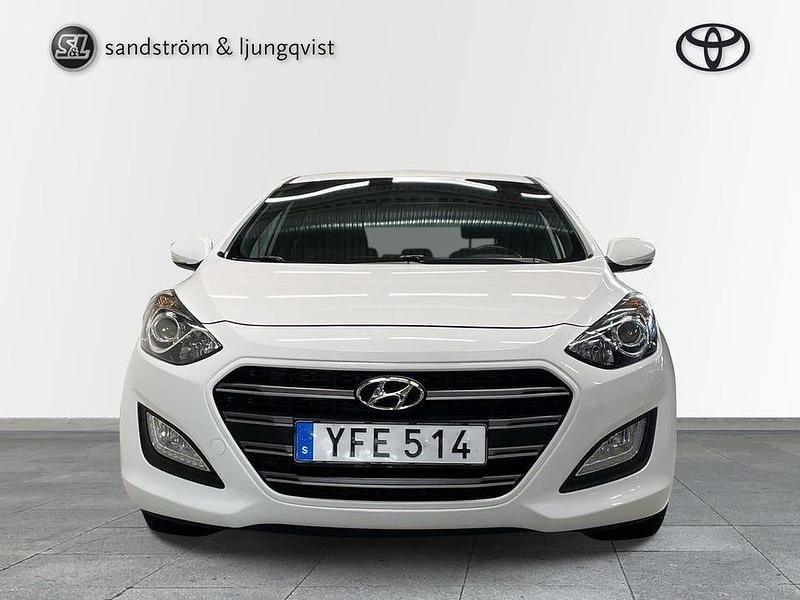Begagnad Hyundai i30 Comfort 136 HK (100 kW) 2017 Vit