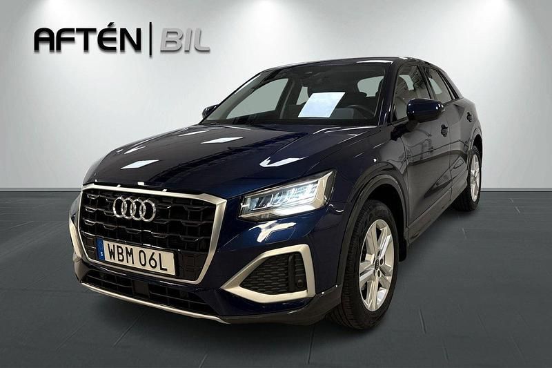 Blå Begagnad 2024 Audi Q2 Advanced Plus SUV | 279 800 kr (Marknadspris) - Bild 1/3