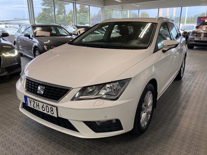 Vit Begagnad 2017 Seat Leon ST Kombi | 139 900 kr (Marknadspris) - Bild 1/4